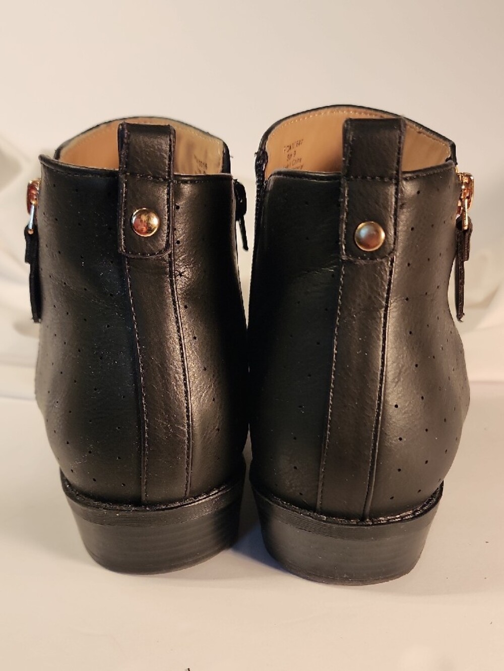 Black Leather Ankle Boots with Side Zip From Macy's Journee Collection Size 9 - Picture 6 of 8